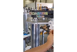 半自（zì）動封罐機的說明