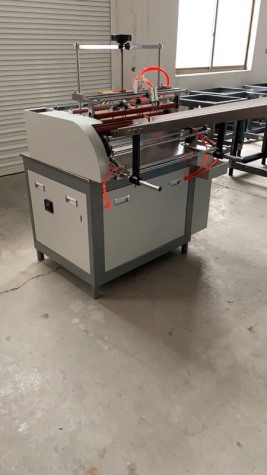 半（bàn）自動翻邊機